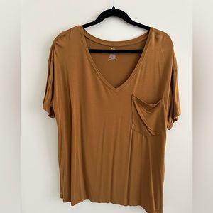 Kyte Women’s Relaxed Fit V-Neck in Nutmeg